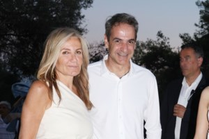 Ο γρίφος του ψηφοδελτίου Επικρατείας της ΝΔ: Τα ονόματα και το μήνυμα Μητσοτάκη για την ισχυρή γυναικεία παρουσία - εικόνα 2