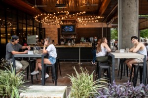 Κορονοϊός: Πάνω από 400 παραβάσεις για μάσκες σε μια μέρα - Αυτές οι περιοχές "χτύπησαν κόκκινο" στα πρόστιμα