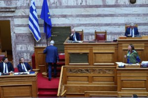 Ένσταση αντισυνταγματικότητας από την Κωνσταντοπούλου στο ν/σ για την ενδοοικογενειακή βία - "Φωτογραφική διάταξη για τα Τέμπη"