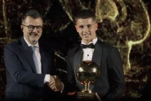 Απίθανο σκηνικό: Φαντάρος παρακολούθησε από τη σκοπιά το Ελλάς Σύρου - Ολυμπιακός για το Κύπελλο [εικόνα]