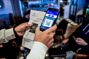 Covid Free GR Wallet: Η αστυνομική ταυτότητα και το πιστοποιητικό εμβολιασμού σε ένα app - Πώς το κατεβάζουμε