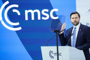 Ο Τραμπ μπλοκάρει το Associated Press από Οβάλ Γραφείο και "Air Force One" λόγω του... Κόλπου του Μεξικού