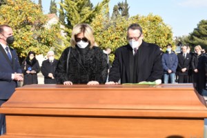 Νίκος Αϊβαλής: Θλίψη στο τελευταίο "αντίο" του ηθοποιού και ραδιοφωνικού παραγωγού - εικόνα 5