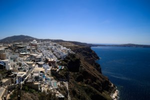 Εργατικό δυστύχημα στη Σαντορίνη: Μητέρα τριών παιδιών η 59χρονη καθαρίστρια που σκοτώθηκε -Είχε χάσει τον σύζυγό της