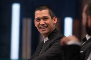 Σάλμα Χάγιεκ: Ευχήθηκε στα ελληνικά "Χρόνια Πολλά στους Γιώργηδες" με Τζορτζ Κλούνεϊ και Τζόρτζιο Αρμάνι [Εικόνα] - εικόνα 2