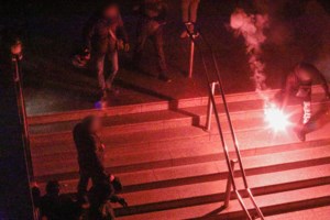 Μικρής έκτασης επεισόδια στο Σύνταγμα - Απάντησαν με χημικά οι αστυνομικοί