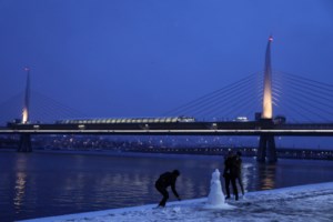 Χαλαρώνει το lockdown η Τουρκία: Ανοίγουν τα σχολεία και η εστίαση παρά τον μεγάλο αριθμό κρουσμάτων