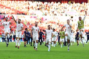 Μουντιάλ 2022: Γιατί το Ιράν απείλησε τις οικογένειες των ποδοσφαιριστών του με φυλάκιση και βασανιστήρια - εικόνα 2