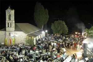 Πρώτη ημέρα εφαρμογής των νέων μέτρων: Με το πιστοποιητικό ανά χείρας για Covid-free καφέ μέσα, λόγω ζέστης [Εικόνες]