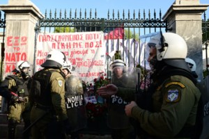 Πολυτεχνείο: Ξεκίνησαν οι τριήμεροι εορτασμοί για την 52η επέτειο από την εξέγερση - Έκτακτες κυκλοφοριακές ρυθμίσεις - εικόνα 4