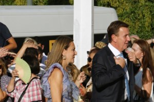 Όλγα Κεφαλογιάννη: Μόνη στο Ηρώδειο με εντυπωσιακή μάξι τουνίκ μετά την είδηση του χωρισμού της από τον Μίνω Μάτσα - εικόνα 3