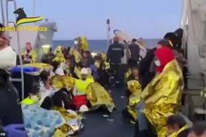 Κέρκυρα: Κατέβηκαν στο φλεγόμενο πλοίο δύο εναέριοι διασώστες της ΕΜΑΚ - Η πρώτη αναφορά για τους εγκλωβισμένους - εικόνα 5