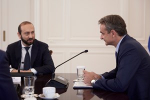 Συνάντηση Μητσοτάκη - Βεστάγκερ: "Το 2015 φτάσαμε στην καταστροφή" - "Eντυπωσιακό ό,τι πέτυχε η Ελλάδα τα τελευταία χρόνια"