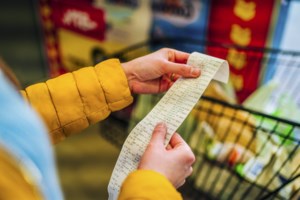 Τι αλλάζει στους λογαριασμούς του ρεύματος από τον Ιούνιο - Ερχονται μειώσεις τιμών και μηδενικές επιδοτήσεις