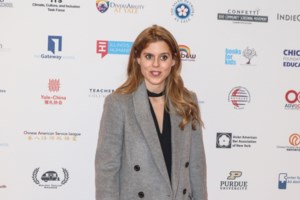 Κατερίνα Καινούργιου: Φόρεσε τα πιο ιδιαίτερα statement μποτάκια με ψηλόμεσο τζιν και μπλέιζερ