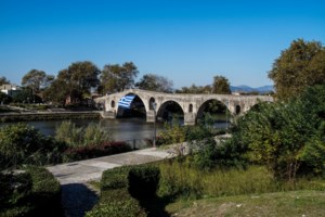 Κέρκυρα: Έπεσε γυναίκα από τον δεύτερο όροφο - Σοβαρά τραυματισμένη στο νοσοκομείο