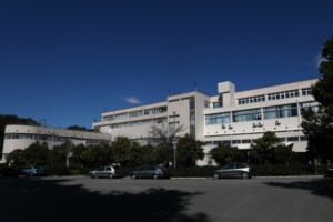 Πέθανε από κορoνοϊό ο Γάλλος πρώην υπουργός Πατρίκ Ντεβεντζιάν