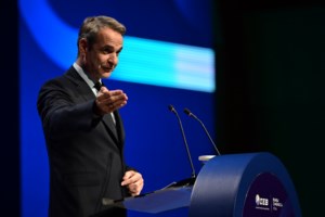 Μητσοτάκης κατά ΠΑΣΟΚ: "Πριν διαλυθεί ο ΣΥΡΙΖΑ σπεύδετε να πάρετε τη θέση του κάτω από τη σκιά του λεφτόδεντρου"