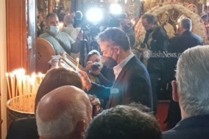 Νίκη Κεραμέως: Σε καΐκι στη Σίφνο για την περιφορά του Επιταφίου η υπουργός Παιδείας [Βίντεο]