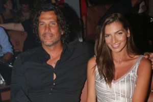 "Συνωμοσιολόγος" και ο Κώστας Κοκκινάκης: "Να δείξουν το μπουκαλάκι του εμβολίου που έκανε ο πρωθυπουργός" [Βίντεο]