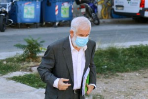 Ζέτα Μακρυπούλια: Με casual look στο δικαστήριο - Γιατί κλήθηκε να καταθέσει στη δίκη Φιλιππίδη - εικόνα 5