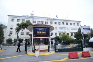 Τζάνειο: "Μπορεί να μείνει φυτό" – Kαθυστερήσεις του νοσοκομείου καταγγέλλει o γιος της 62χρονης με τη λάθος μετάγγιση