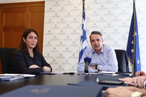 Μαρινάκης: Η αντιπολίτευση είτε ζητάει να μην πληρώσουμε τα δάνειά μας, είτε κοροϊδεύει τον κόσμο