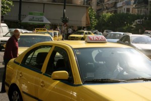 Απίστευτο: Γυναίκα στο Ηράκλειο Κρήτης σφήνωσε μέσα σε φρεάτιο- Την απεγκλώβισαν με δισκοπρίονο [Εικόνα] - εικόνα 3