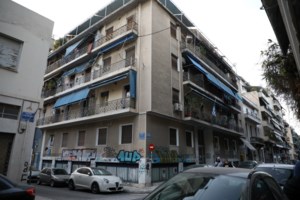 Άγιος Παντελεήμονας: Έλεγε στα παιδιά της ότι οι κατσαρίδες ήταν πεταλούδες – Λύγισε η πρόεδρος του δικαστηρίου: "Σταματήστε, δεν αντέχω άλλο"