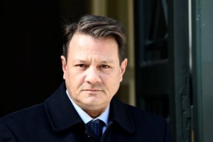 Κολωνός: Αποφυλακίστηκε η μητέρα της 12χρονης - Η μεγάλη κόρη της έπεσε στην αγκαλιά της μόλις την είδε [εικόνες] - εικόνα 6