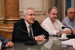 Νάντια Γιαννακοπούλου για Παναγόπουλο: "Θα έπρεπε να διευκολύνει το χώρο και την παράταξή του..." - εικόνα 2