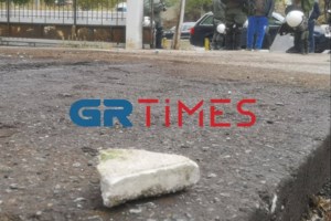 Πολυτεχνείο: Κατάληψη αντιεξουσιαστών στο κτίριο Γκίνη - Άνοιξαν με τροχό την πόρτα [βίντεο]