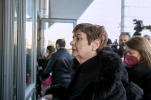 Ξέσπασε η μητέρα της Ελένης Τοπαλούδη: "Γουρούνια απάνθρωπα, από τον Θεό να το βρείτε" - Διακόπηκε η δίκη στο Εφετείο