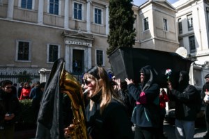 Το σχέδιο ΚΥΑ της κυβέρνησης για τους καλλιτέχνες: Ειδική μισθολογική κλίμακα, βασικός μισθός στα 1.037 ευρώ