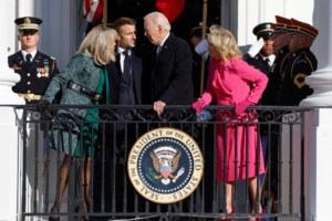 Κατηγορηματικός o Μπάιντεν: "Θα μιλήσω με τον Πούτιν μόνο αν θέλει να βάλει ένα τέλος στον πόλεμο"