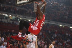 Καλαμάτα: Η ΕΛ.ΑΣ. απέτρεψε επικίνδυνο "κοκτέιλ οπαδών" - Παναθηναϊκοί στην πόλη, κατέβαιναν Ολυμπιακοί και ΠΑΟΚτζήδες