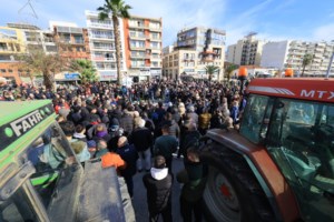 Ο "χάρτης" των αγροτικών μπλόκων: Πού είναι κλειστοί οι δρόμοι - Την Παρασκευή θα αποκλείσουν το λιμάνι της Θεσσαλονίκης - εικόνα 3