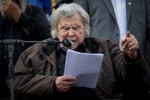 Ο Μίκης Θεοδωράκης με δικά του λόγια: Η αυτοβιογραφία του στους "Δρόμους του Αρχάγγελου" - εικόνα 3