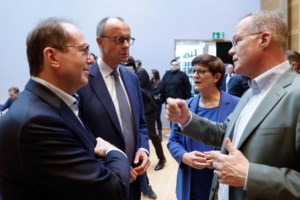 Συμφωνία CDU/CSU-SPD: Αυστηροποίηση στο μεταναστευτικό, φοροελαφρύνσεις και περιορισμοί στα κοινωνικά επιδόματα