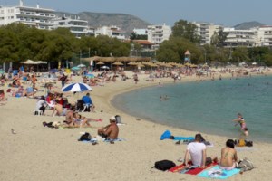 Πέτσας: Υποχρεωτική η μάσκα σε αεροπλάνα, πλοία, τρένα και ΚΤΕΛ - εικόνα 2