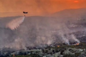 "Παναγιά μου, βοήθησέ μας": Στιγμές τρόμου στη φωτιά για τον Σπύρο Φωκά και τη σύζυγό του [εικόνες]