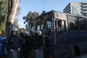 Ελεύθερος ο 14χρονος μαθητής που κρατήθηκε στην ΓΑΔΑ: Γιατί έμεινε 4 ημέρες στο κρατητήριο - εικόνα 3