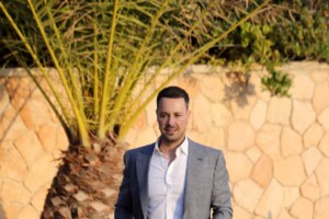 Κουσουλός για τη γέννηση του γιου του: "Έμεινε έγκυος με τη μία, θυμάμαι και τη βραδιά"