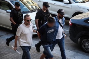 Αδελφοκτονία Θεσσαλονίκη: Κλαίω εδώ πέρα…Εγώ και ο γιος μου τη στηρίζαμε - Συγκλονίζει ο τραγικός πατέρας - εικόνα 5