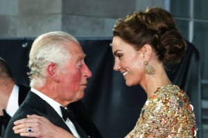 Η βασίλισσα Καμίλα μόνη στη βασιλική λειτουργία της Μεγάλης Πέμπτης - Ο Κάρολος ηχογράφησε το μήνυμά του πριν δύο εβδομάδες - εικόνα 9