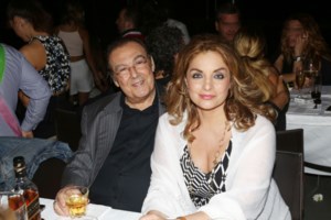 Throwback: Η εντυπωσιακή Αντζελα Γκερέκου με τζιν και πουκάμισο σαν αμαζόνα - Η φωτογράφιση στα '90s - εικόνα 2