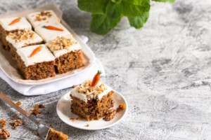 Απίθανο και αφράτο κέικ χωρίς ζάχαρη, με αποξηραμένα φρούτα - εικόνα 2