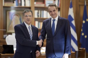 Ιστορική επανεμφάνιση του Γιώργου Αυτιά στον Παπαδάκη: Πάμε στην Ευρώπη με σύνθημα "Πατρίδα, Θρησκεία, Οικογένεια" - εικόνα 2