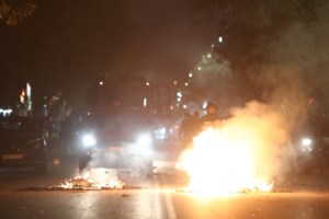 Σε κατ' οίκον περιορισμό ο αστυνομικός που πυροβόλησε τον 16χρονο Ρομά - Διαφώνησε ο ανακριτής με την προφυλάκιση - εικόνα 2