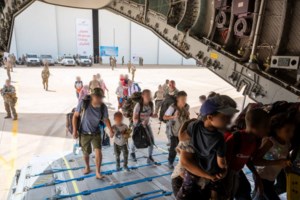 Φωτογραφίες - ντοκουμέντο: Ρουκέτα χτύπησε σπίτι Ελλήνων στο Χαρτούμ